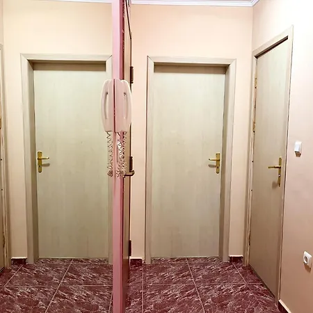Apartment General Parensov Warna